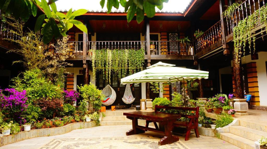 Lijiang Wangjia Courtyard Inn Esterno foto